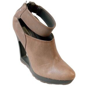 BCBG Runway Beige Leather Cutout Wedge Ankle Booties Back Zipper Size 8